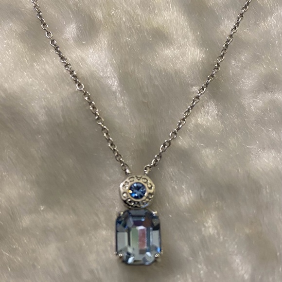 🍀COACH BLUE EMERALD CUT CRYSTAL NECKLACE - Picture 1 of 4